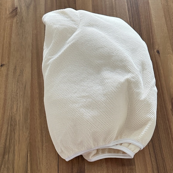 Naturepedic Breathable Crib Mattress Cover - Picture 6 of 9